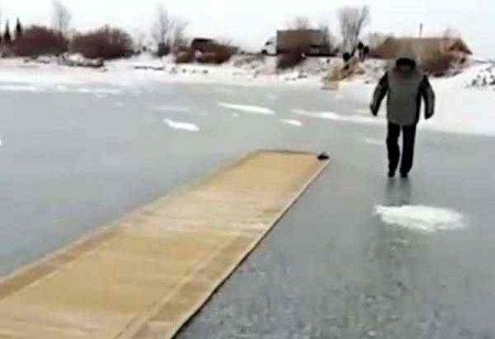 Казахстанские «жлобы» притащили на рыбалку ковры